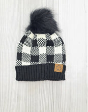 Load image into Gallery viewer, Pom Pom Beanie Hats
