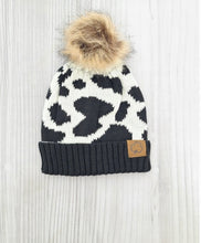 Load image into Gallery viewer, Pom Pom Beanie Hats
